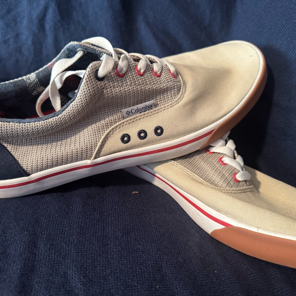 Columbia Men's Beige And Navy Sneakers View 2